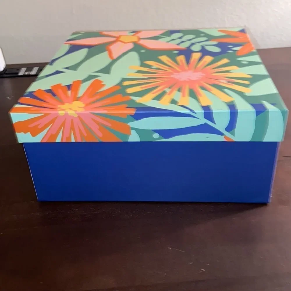 Spritz Floral Gift Box